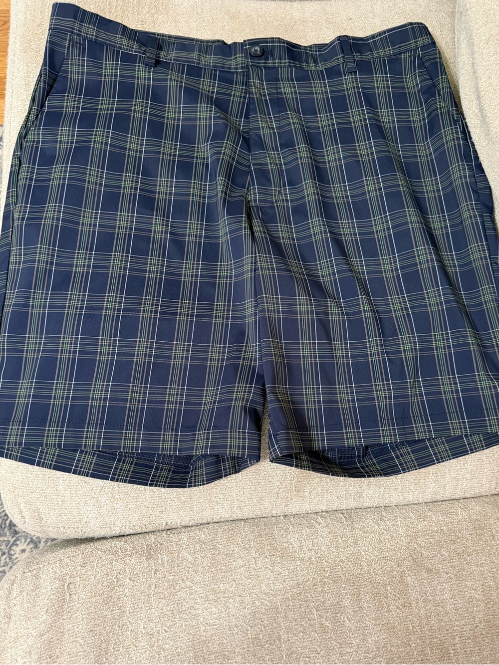 Chaps Golf Men’s Size 38 Golf Shorts EUC Navy Plaid